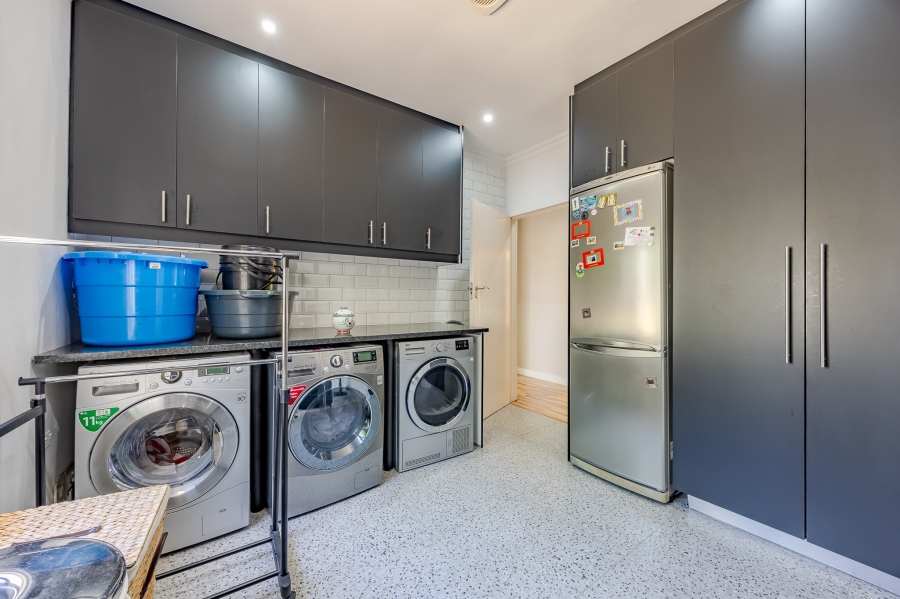 5 Bedroom Property for Sale in Kenilworth Upper Western Cape